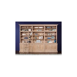 Perpustakaan di hutan lebat