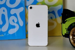 iPhone SE (2022)
