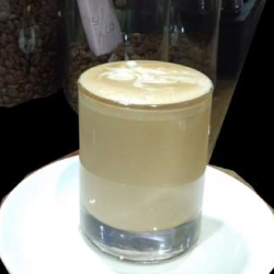 Piramid Latte